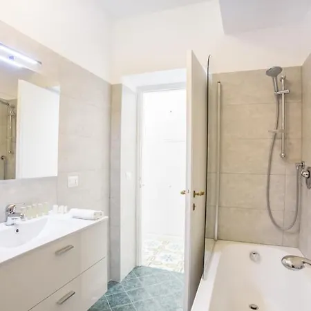 Rent In * Rom